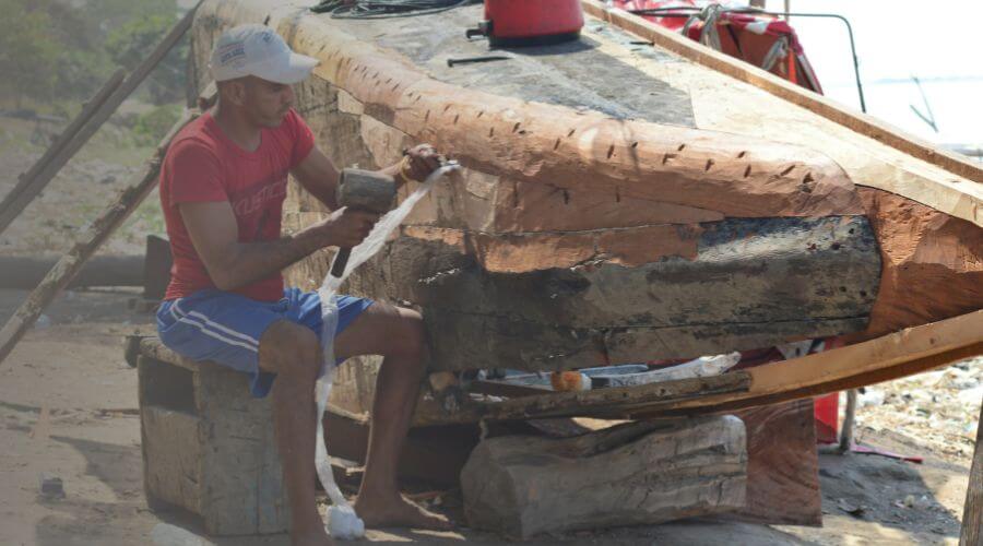 Why choose water damage restoration service for commercial flood cleanup in Wheaton